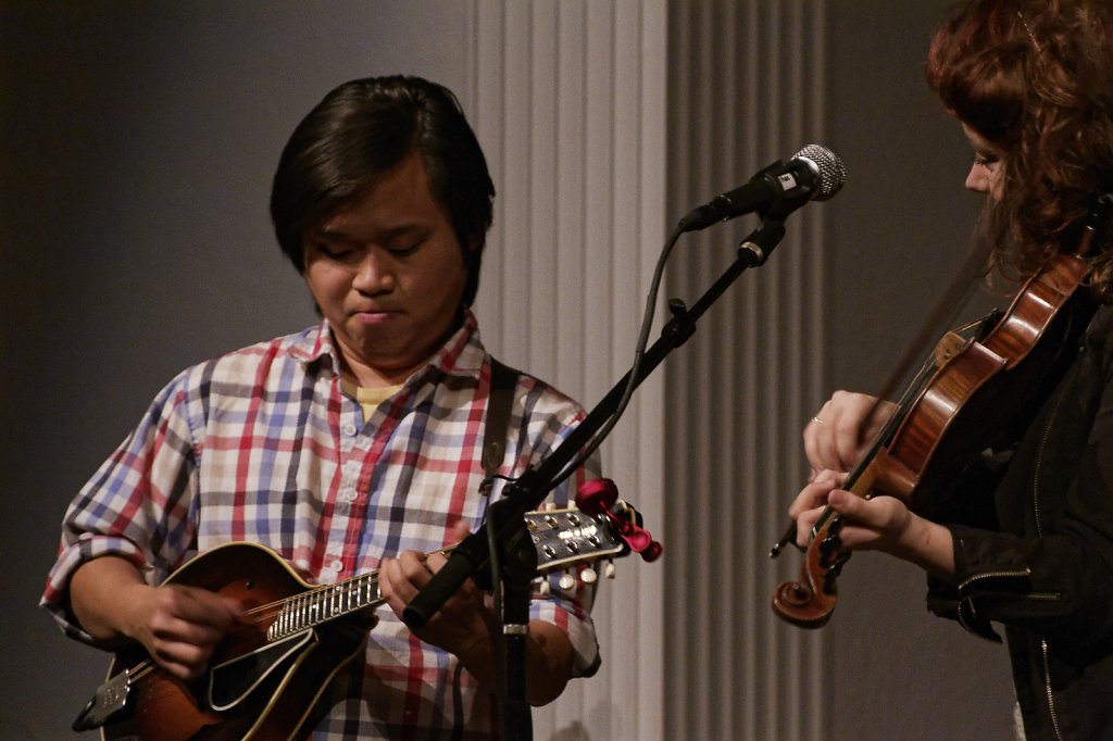 Mandolinist Dan Bui & fiddler Kathleen Parks